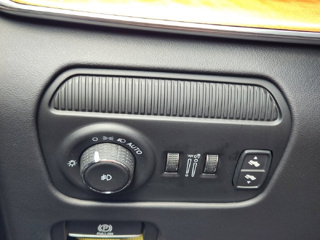 Used 2024 Jeep Grand Wagoneer L Series III AWD/4WD image 21