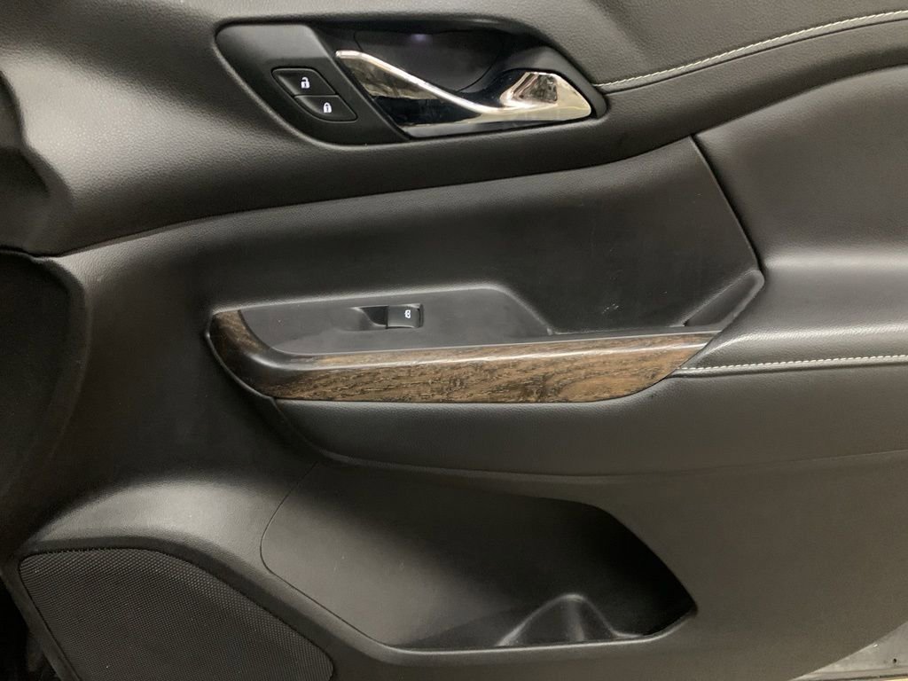 Used 2022 GMC Acadia Denali image 19