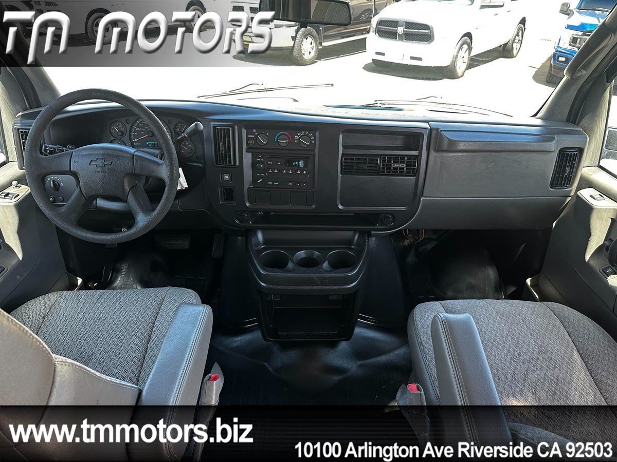 Used 2006 Chevrolet Express 2500 Extended w/ Power and Light Package RWD image 7