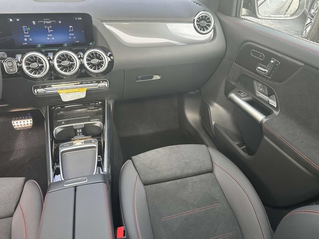Certified 2025 Mercedes-Benz GLA 250 image 28