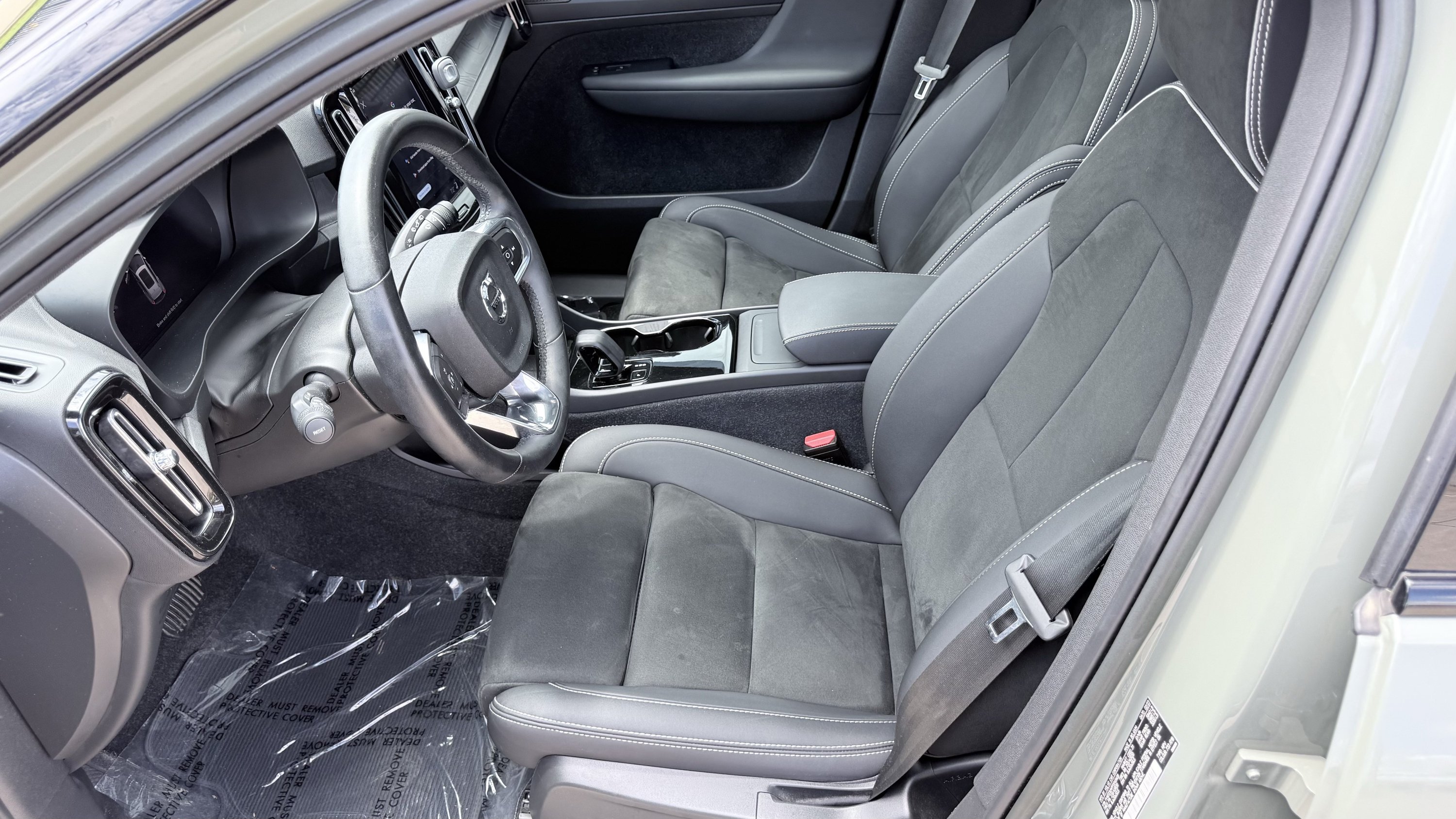 Used 2023 Volvo XC40 Recharge Ultimate AWD/4WD image 24