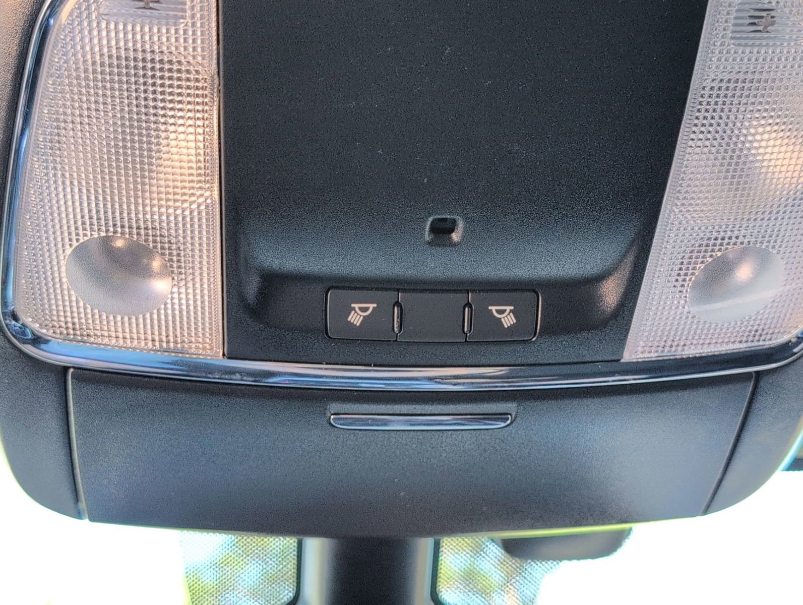 Used 2020 Dodge Durango SXT image 16