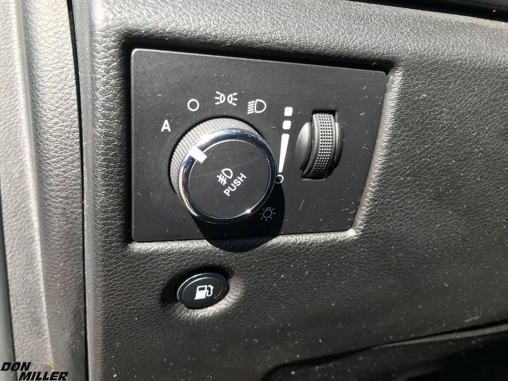 Used 2021 Jeep Grand Cherokee Laredo X image 14