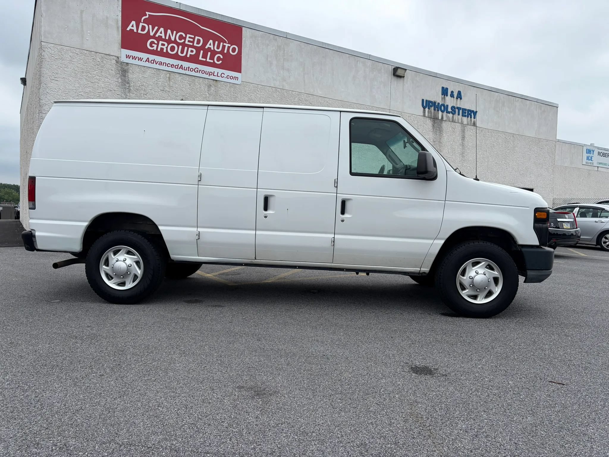 Used 2011 Ford E-250 and Econoline 250 w/ PWR Group RWD image 5