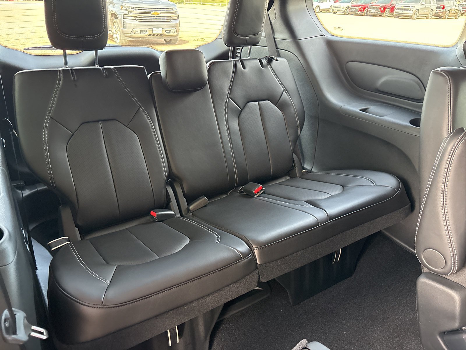 New 2026 Chrysler Pacifica Select w/ S Appearance Package FWD image 18