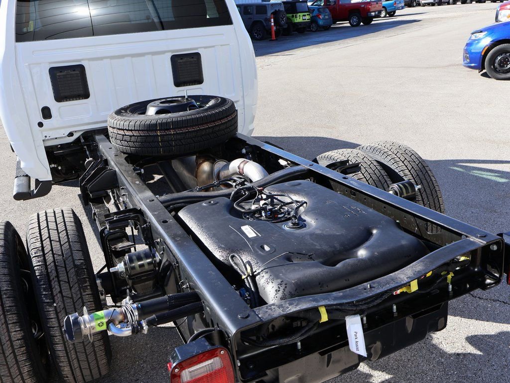 New 2026 RAM 3500 Tradesman AWD/4WD image 12
