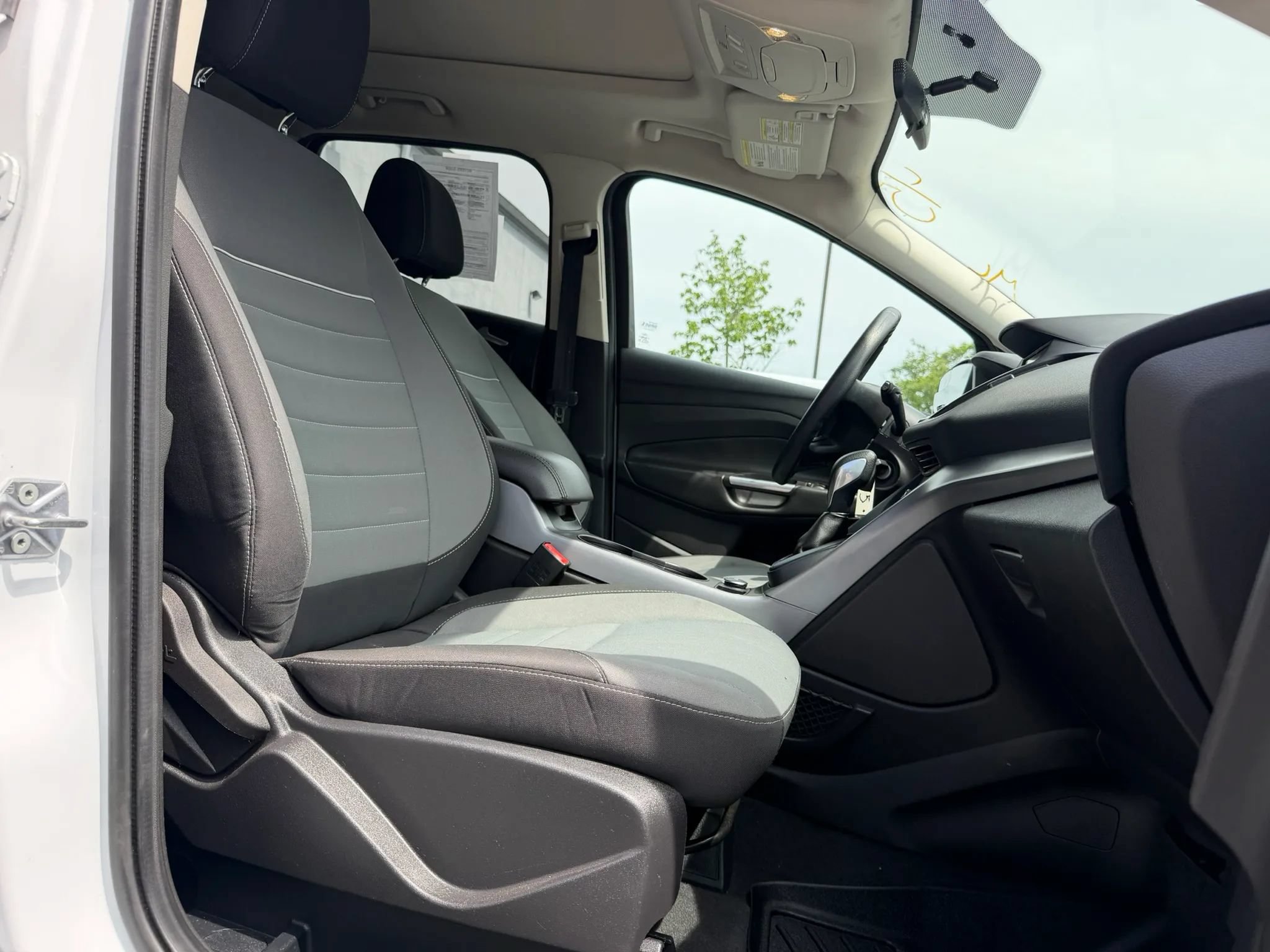 Used 2015 Ford Escape SE w/ Equipment Group 201A FWD image 13