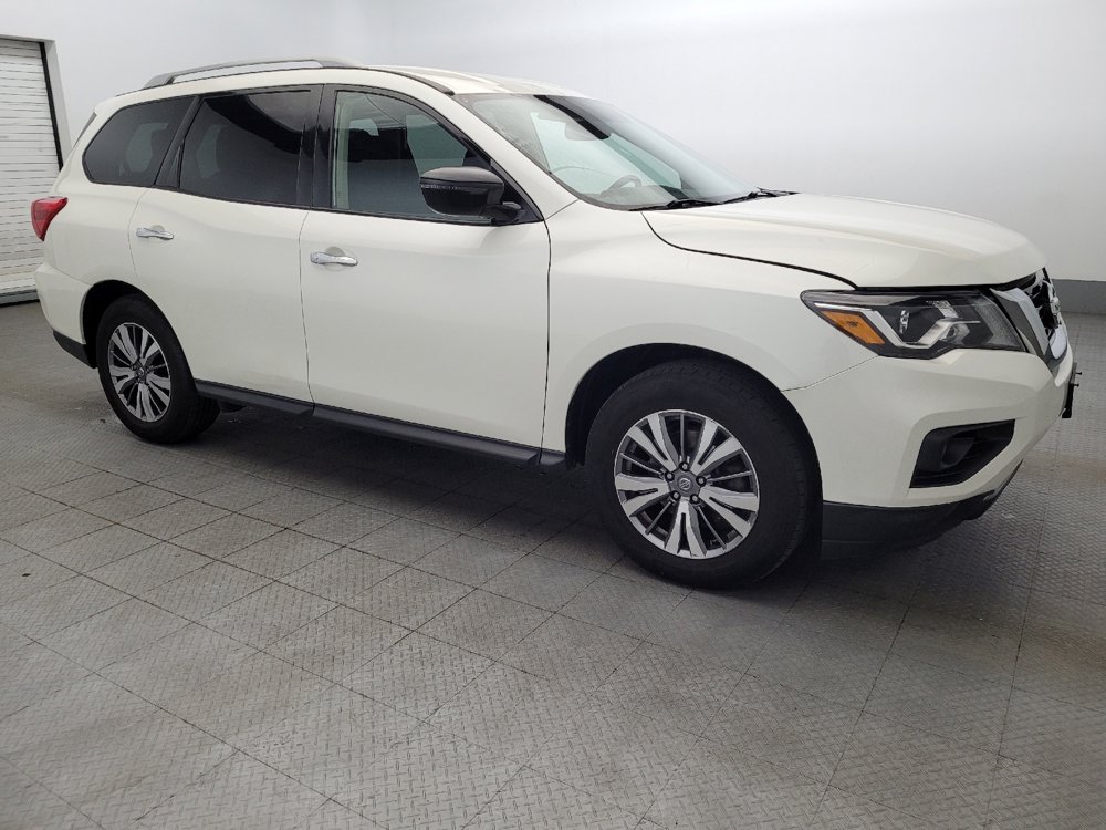 Used 2019 Nissan Pathfinder SV w/ SV Tech Package image 11