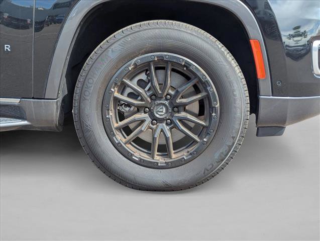 Used 2022 Jeep Wagoneer Series I AWD/4WD image 25