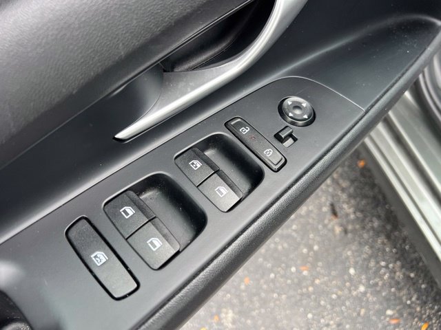 Used 2025 Hyundai Elantra SEL FWD image 29