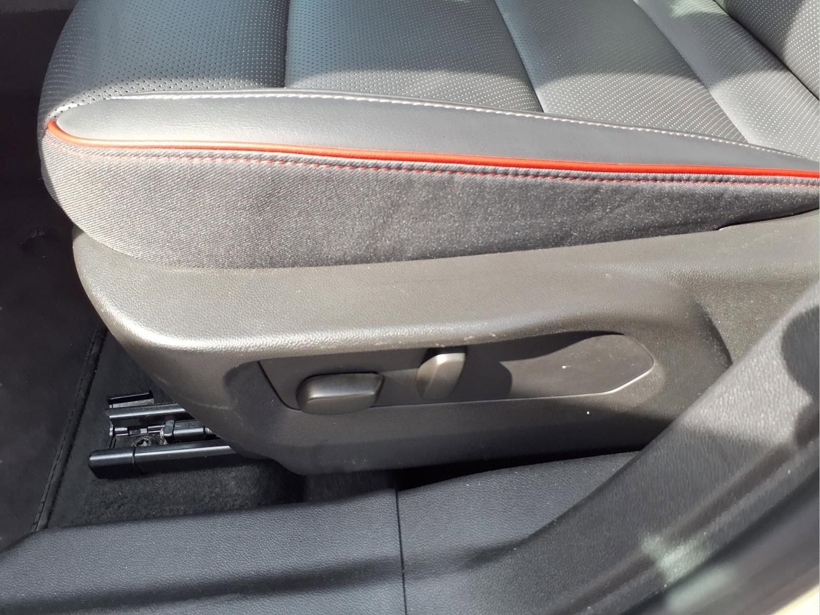 Used 2023 Buick Envision Essence w/ Sport Touring Package image 20