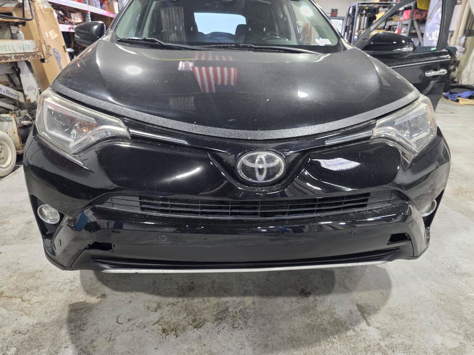 Used 2017 Toyota RAV4 Limited AWD/4WD image 2