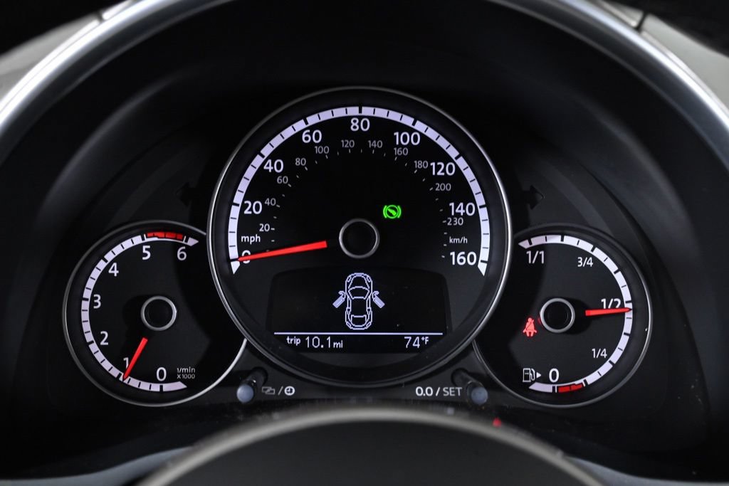 Used 2013 Volkswagen Beetle TDI FWD image 13