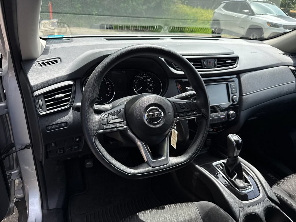 Used 2018 Nissan Rogue S AWD/4WD image 17