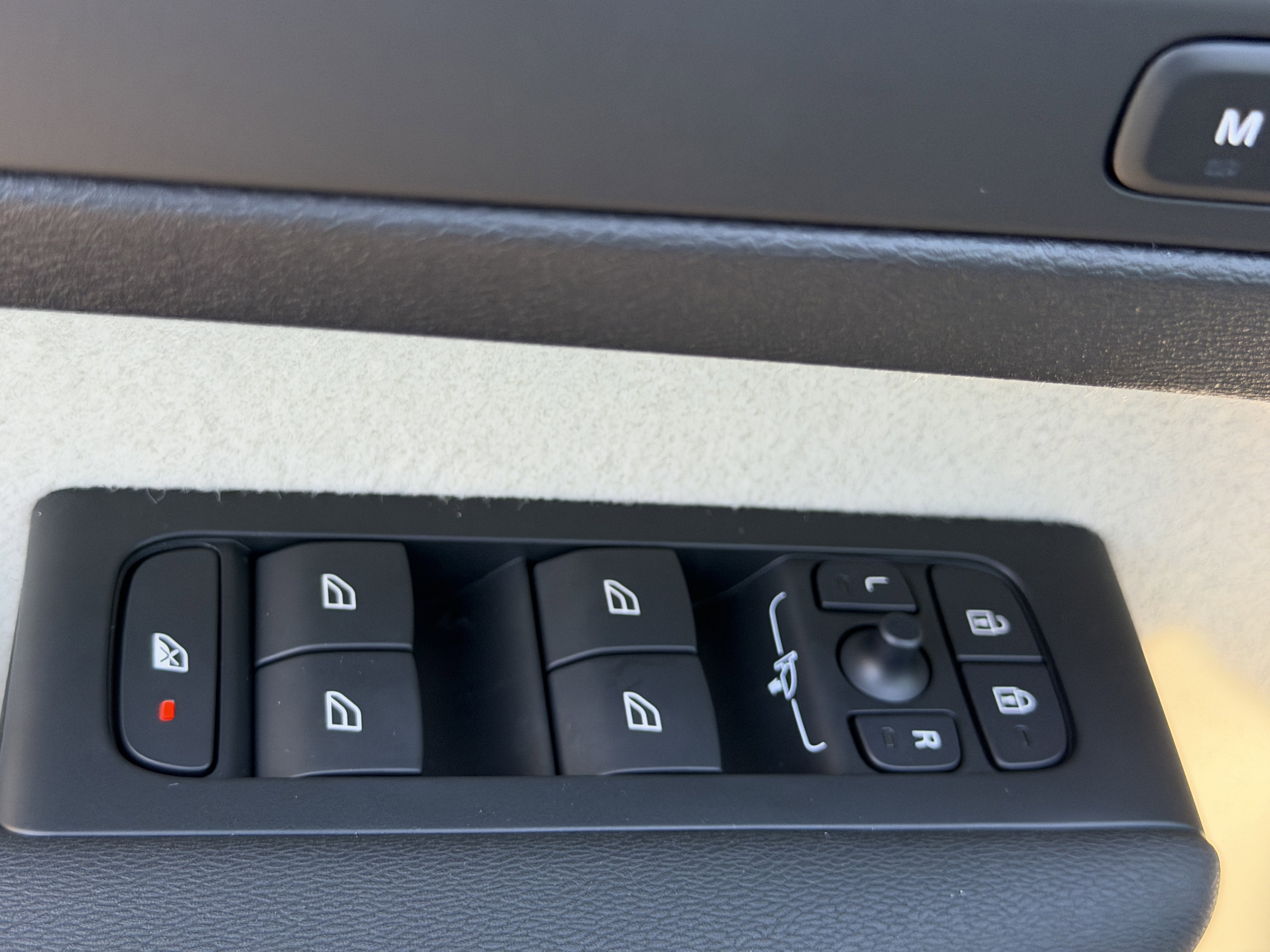 New 2026 Volvo XC40 B5 Plus w/ Climate Package image 16