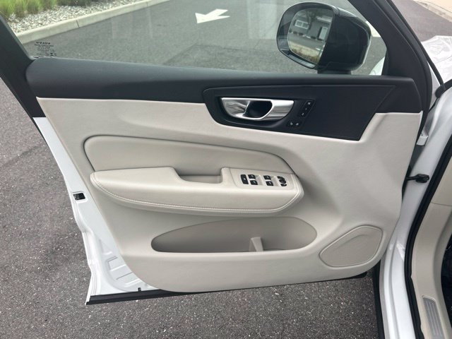 Certified 2024 Volvo XC60 B5 Core w/ Climate Package AWD/4WD image 19