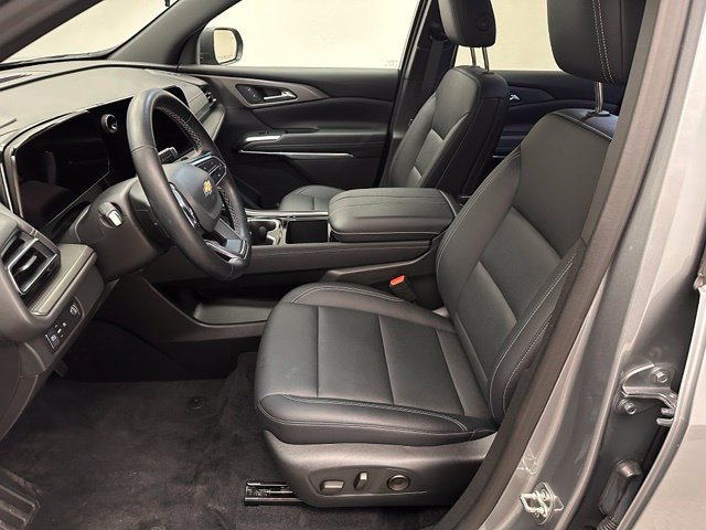 Used 2026 Chevrolet Traverse LT FWD image 17