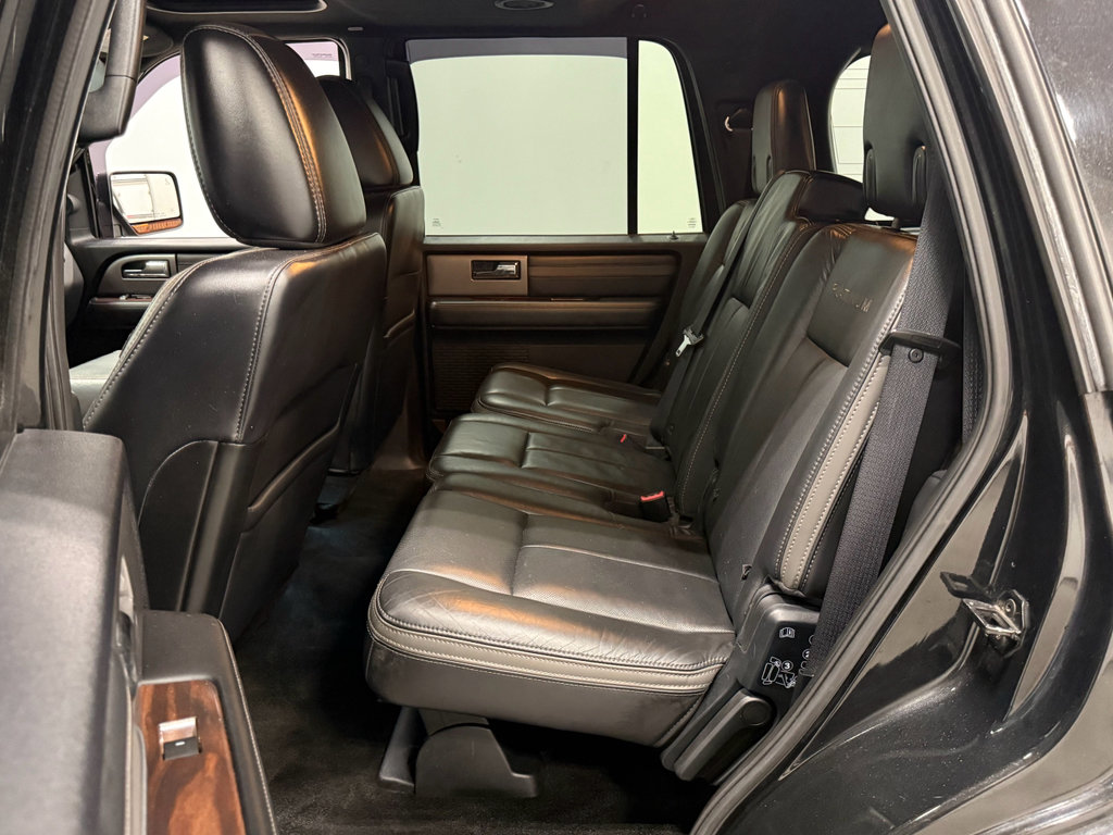 Used 2015 Ford Expedition Platinum image 30