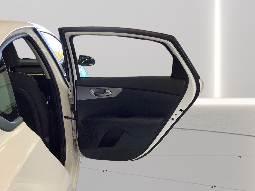 Certified 2022 Kia Forte LXS FWD image 34