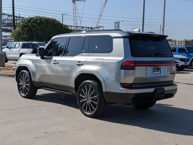 Used 2025 Lexus GX 550 w/ Accessory Package (2T) AWD/4WD image 9