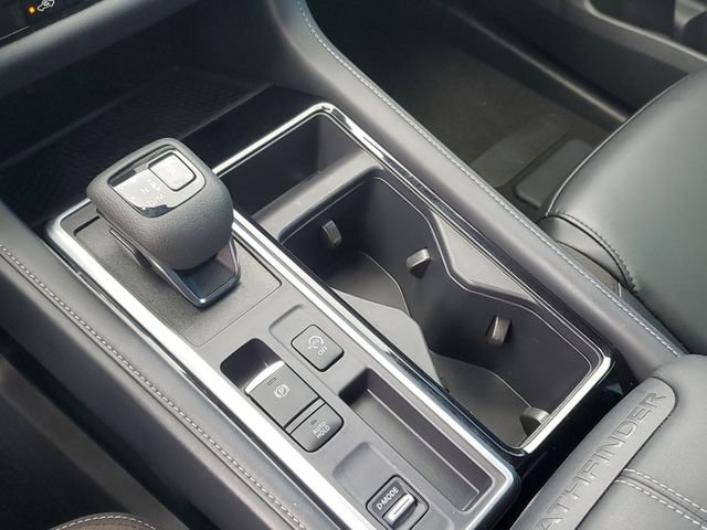 Used 2024 Nissan Pathfinder SL FWD image 25