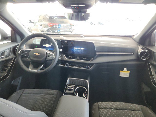 New 2026 Chevrolet Equinox LT w/ Safety and Technology Package image 2