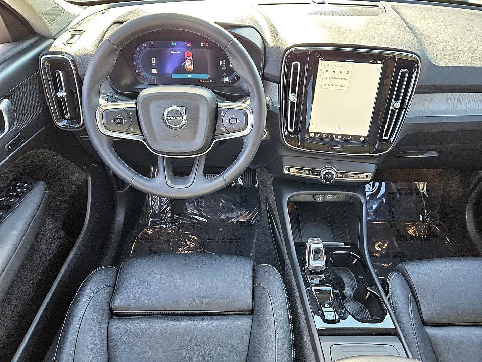 Used 2024 Volvo XC40 B5 Plus w/ Climate Package image 10