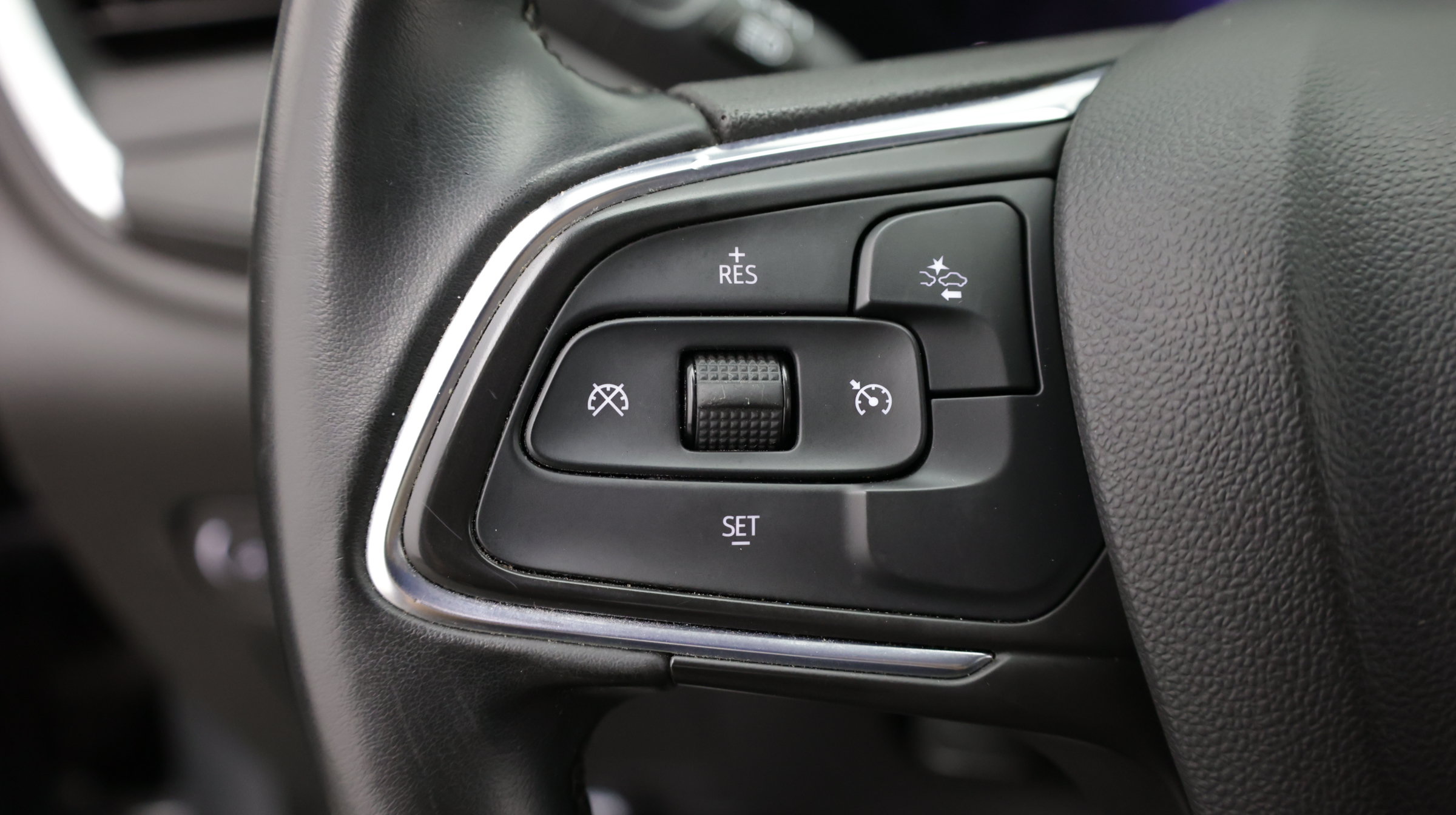 Used 2024 Buick Encore GX Sport Touring FWD image 21