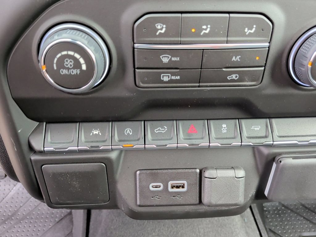 New 2026 Chevrolet Silverado 1500 Custom w/ LPO, Dark Essentials Package RWD image 23