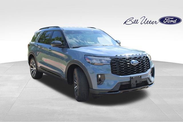 Used 2025 Ford Explorer ST-Line w/ Premium Package image 3
