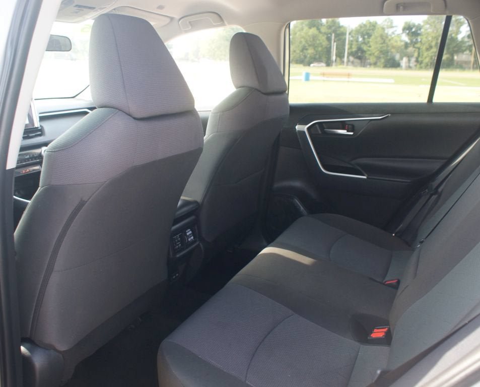 Used 2025 Toyota RAV4 XLE AWD/4WD image 14