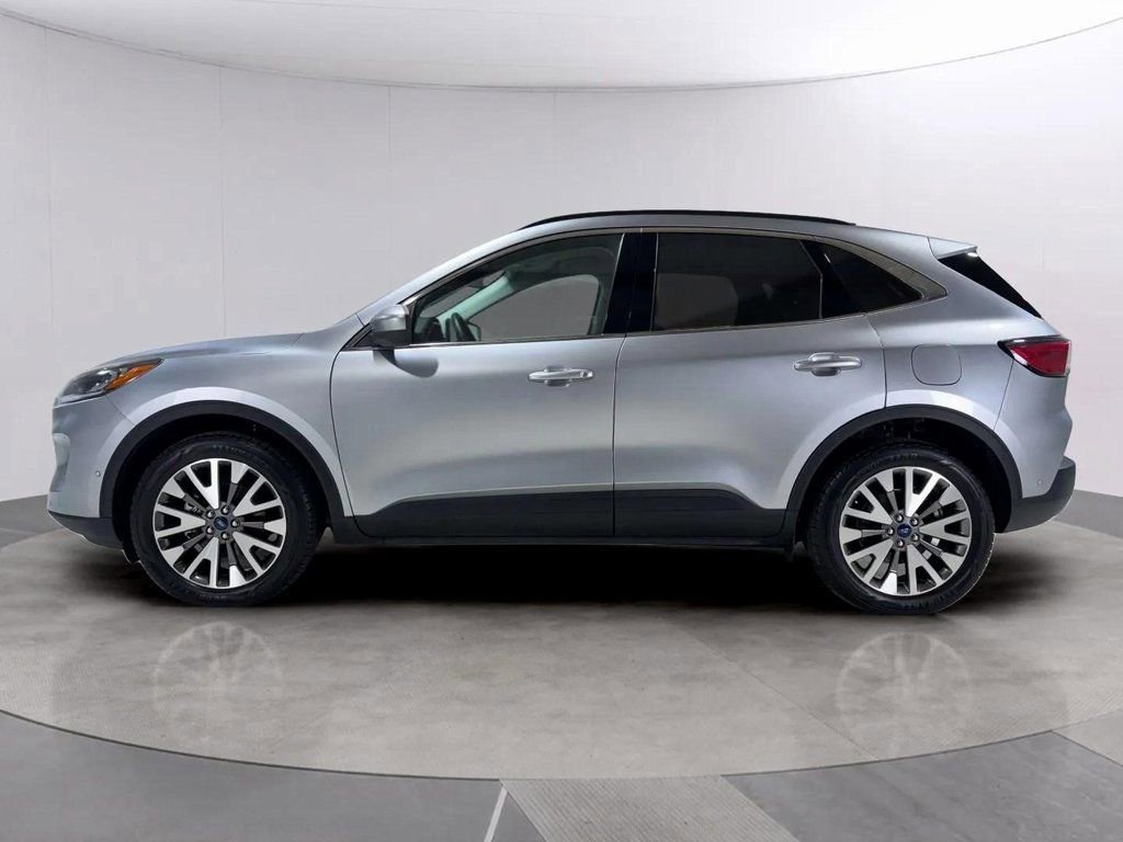 Used 2021 Ford Escape Titanium image 17