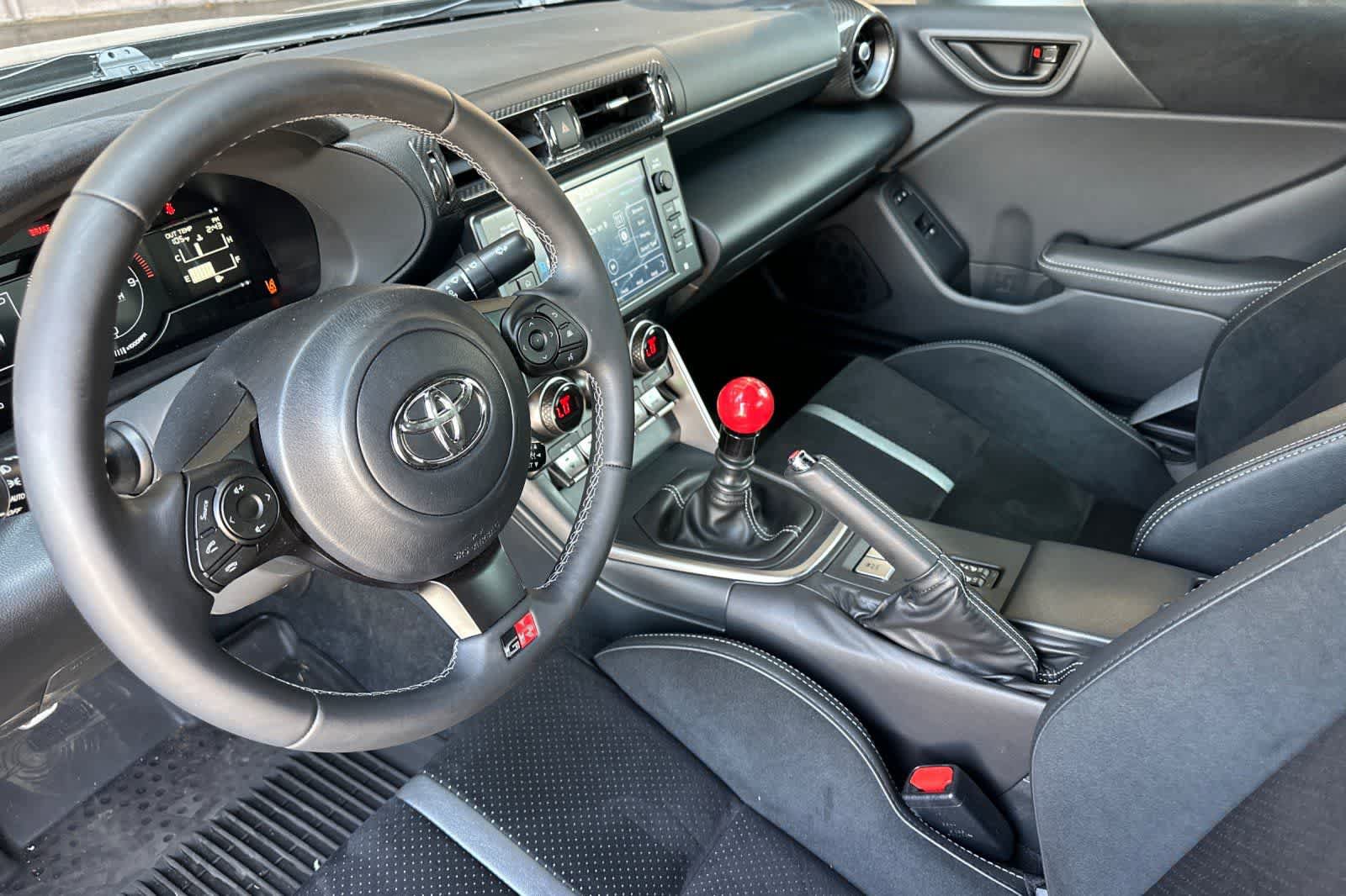 Used 2025 Toyota GR86 Premium RWD image 11