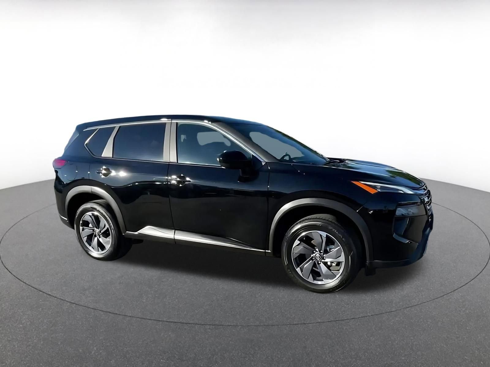 Used 2025 Nissan Rogue SV image 2