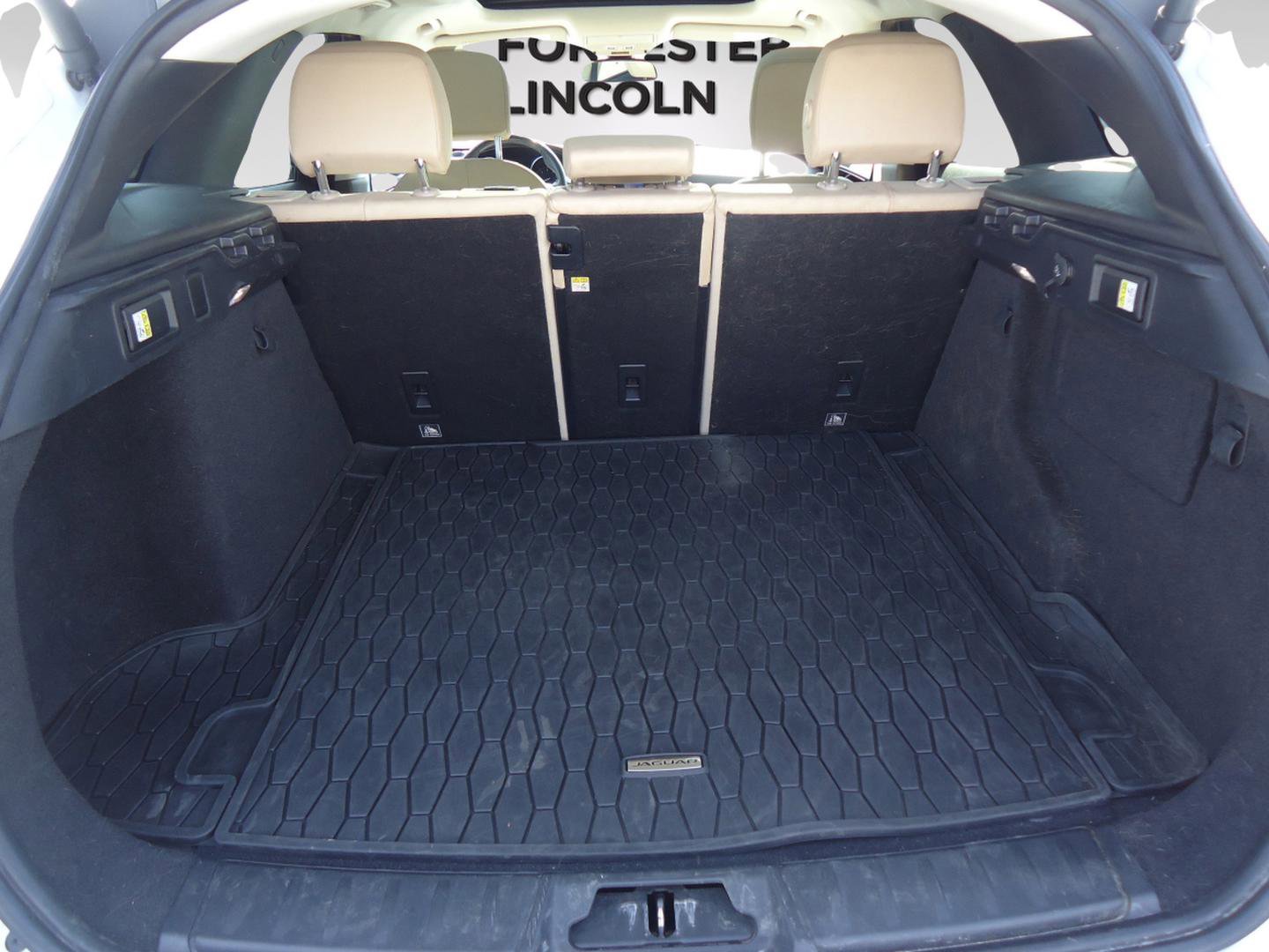 Used 2018 Jaguar F-PACE Prestige image 34