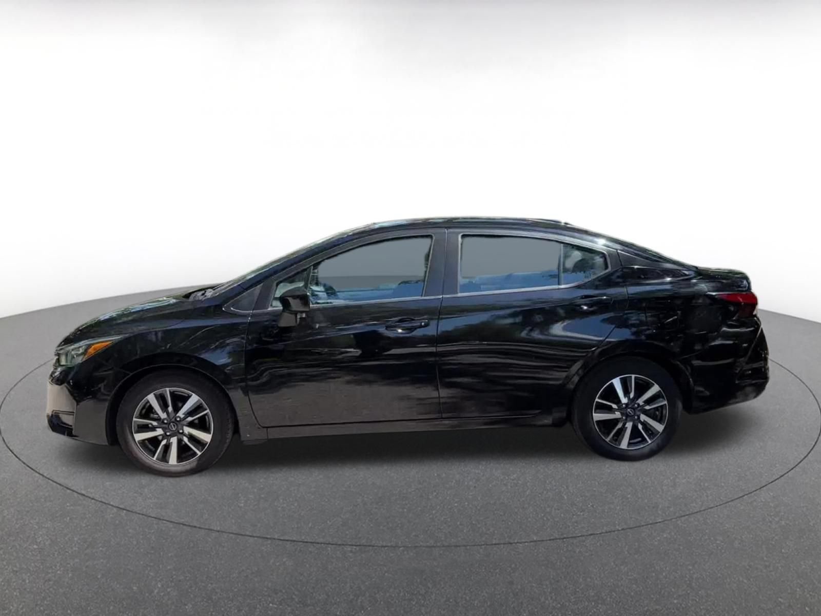 Used 2025 Nissan Versa SV FWD image 8