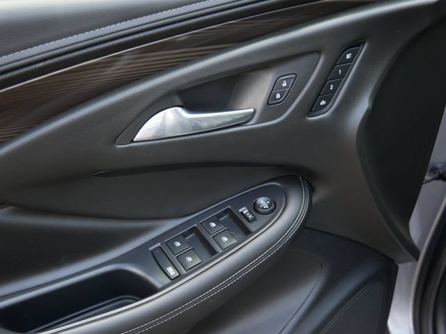 Used 2019 Buick Envision Premium AWD/4WD image 16