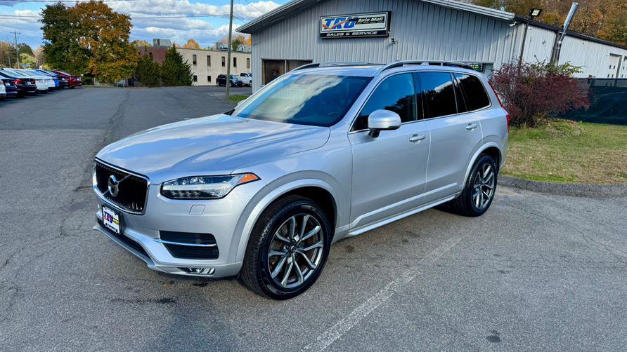 Used 2018 Volvo XC90 T5 Momentum w/ Momentum Plus Package image 1