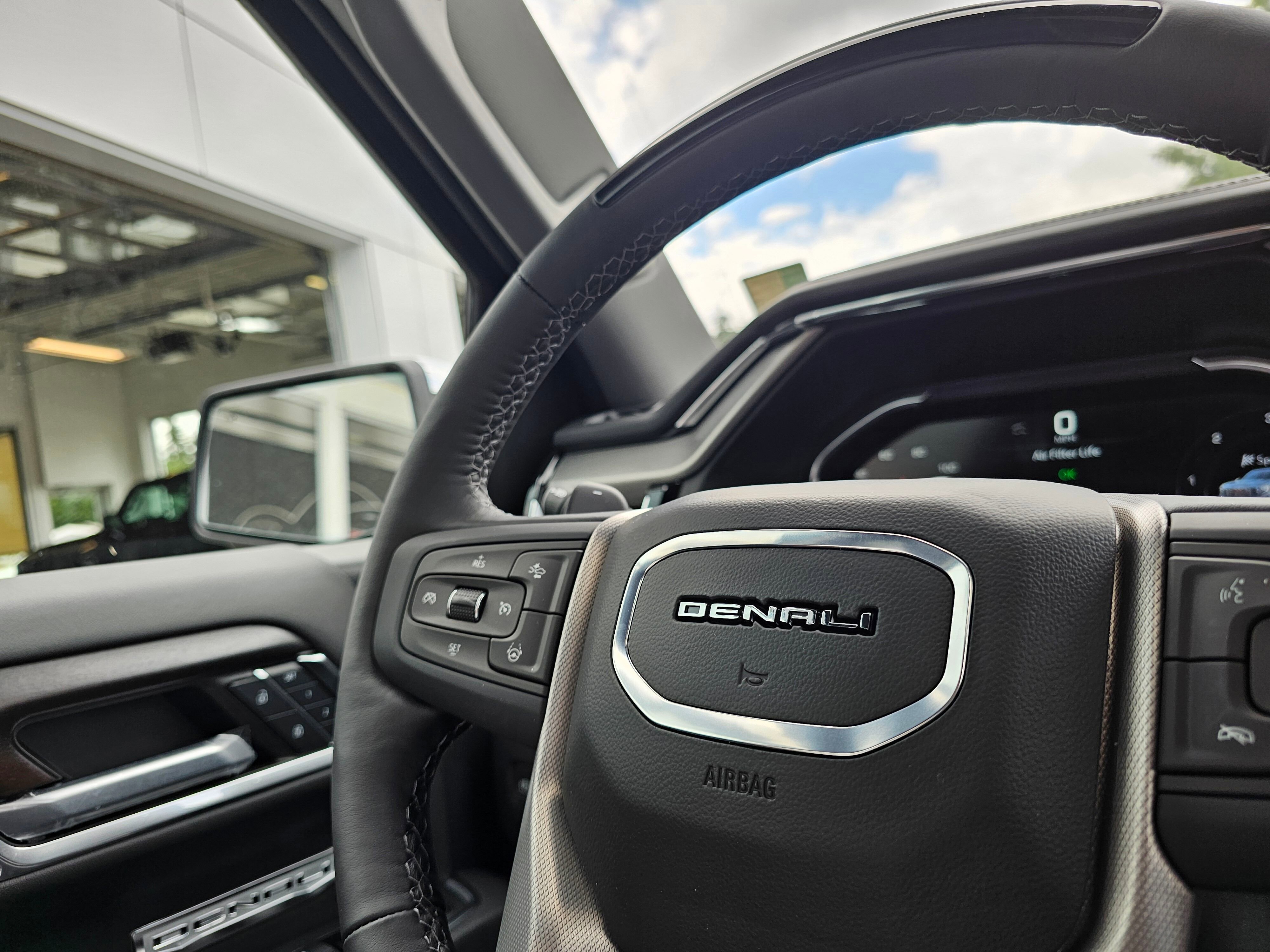 New 2024 GMC Sierra 1500 Denali AWD/4WD image 32