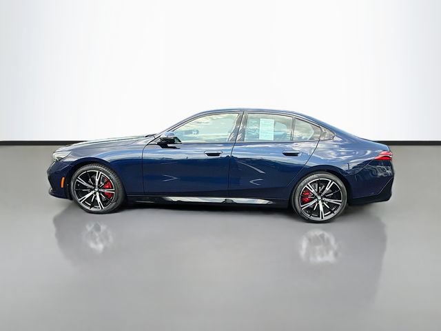 Used 2026 BMW 530i xDrive w/ M Sport Package AWD/4WD image 4