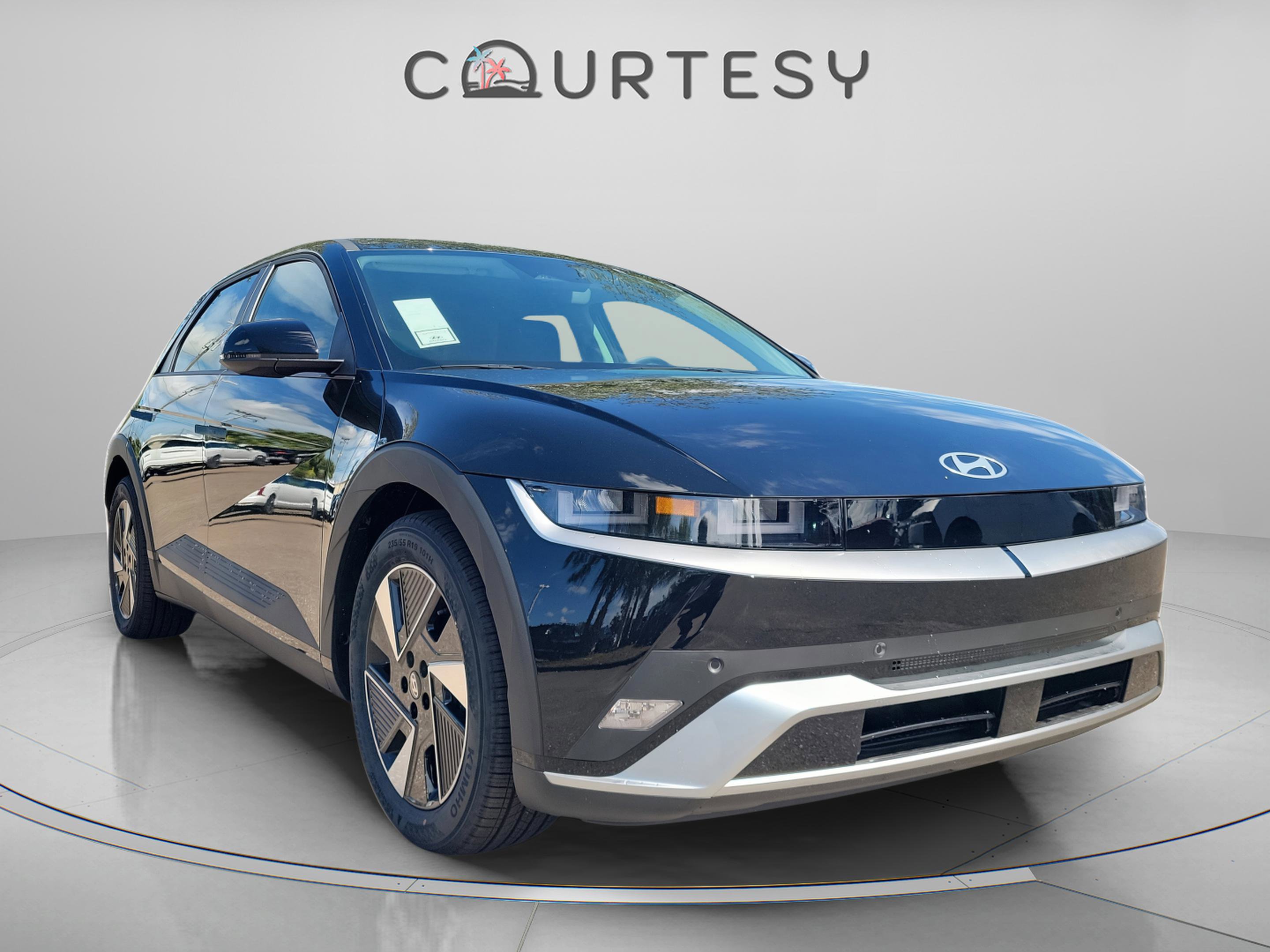 New 2025 Hyundai Ioniq 5 SE image 4