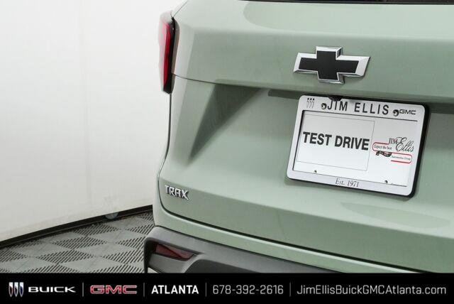 Used 2025 Chevrolet Trax ACTIV w/ Sunroof Package FWD image 31