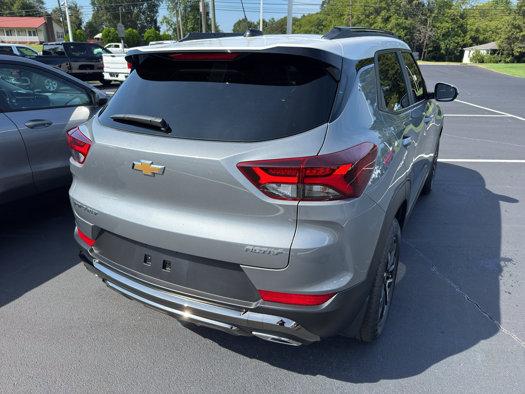 Used 2023 Chevrolet TrailBlazer ACTIV w/ Sun and Liftgate Package FWD image 5