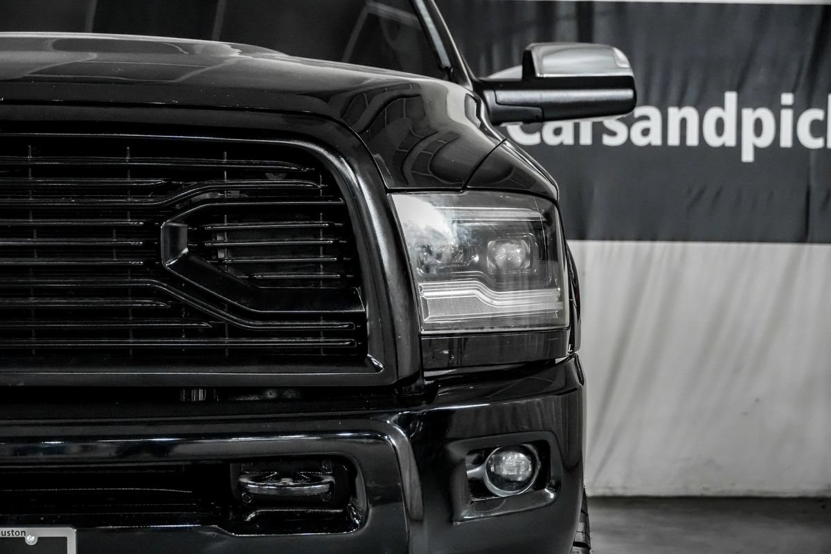 Used 2014 RAM 3500 Laramie w/ Convenience Group AWD/4WD image 38