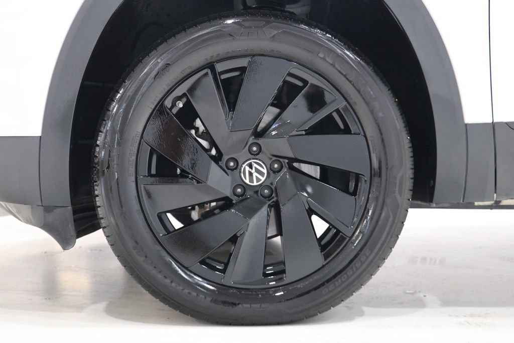 Used 2025 Volkswagen Atlas SE FWD image 9