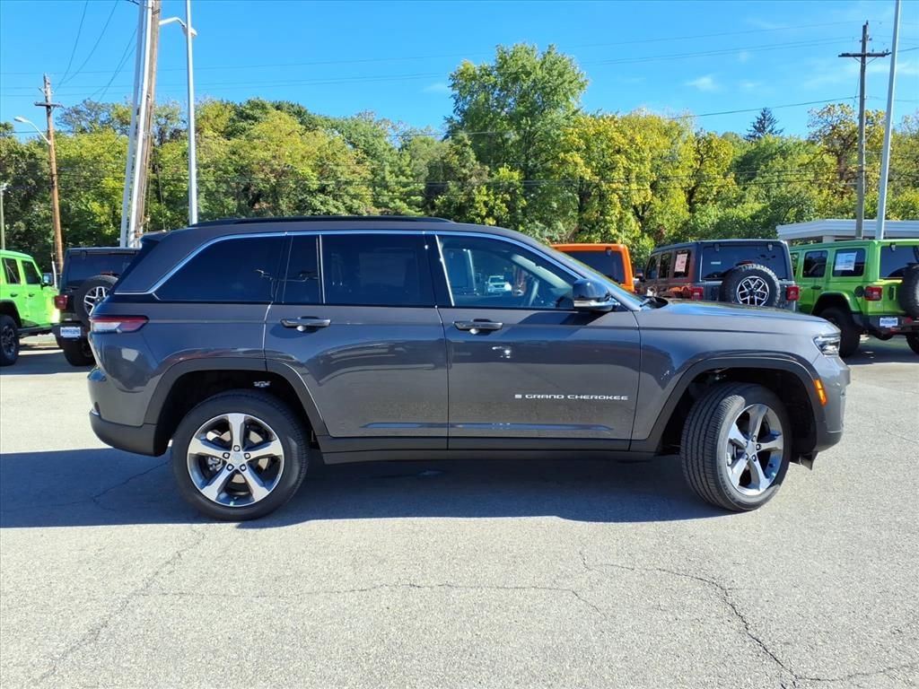 New 2025 Jeep Grand Cherokee Limited image 3