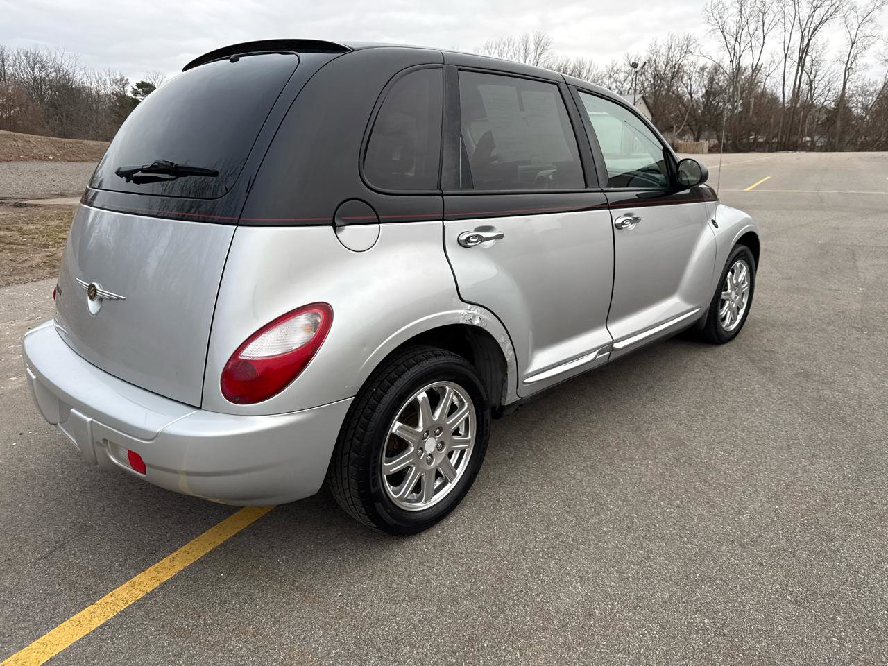 Used 2010 Chrysler PT Cruiser w/ PT Cruiser Couture Edition FWD image 5