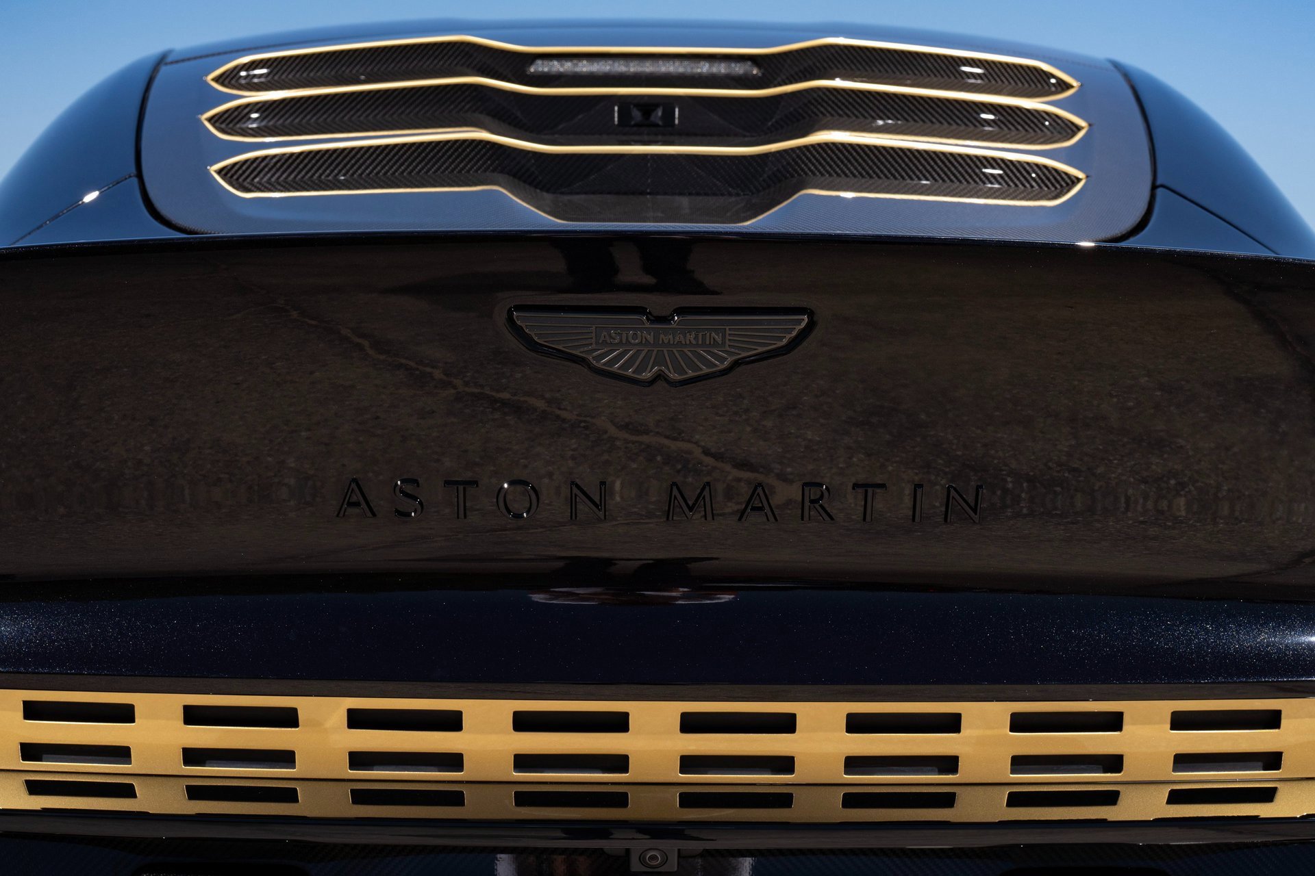 Used 2024 Aston Martin Valour image 49