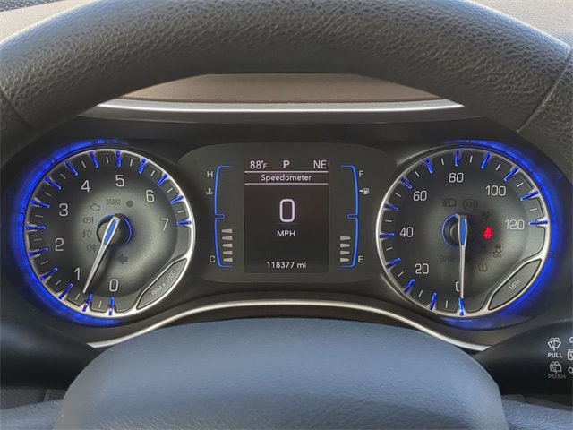 Used 2018 Chrysler Pacifica Touring w/ Tire & Wheel Group image 33