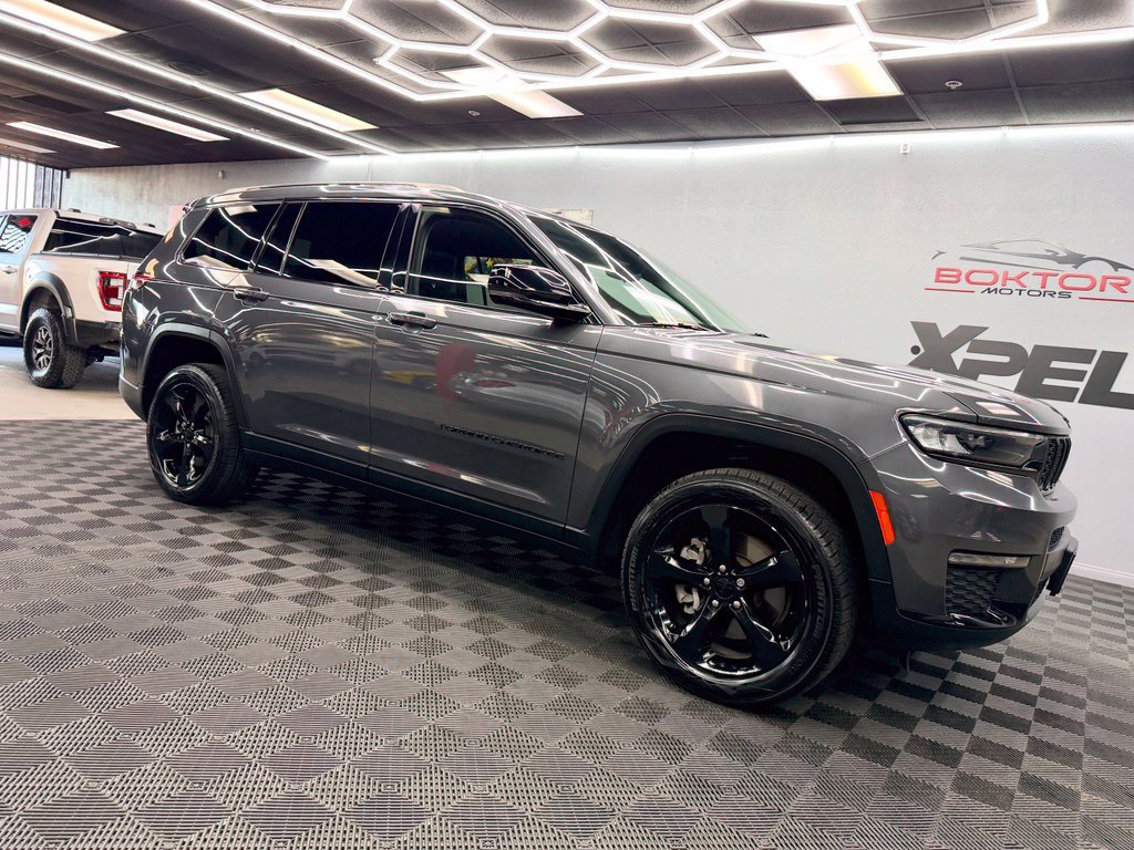 Used 2022 Jeep Grand Cherokee L Limited w/ Black Appearance Package RWD image 2